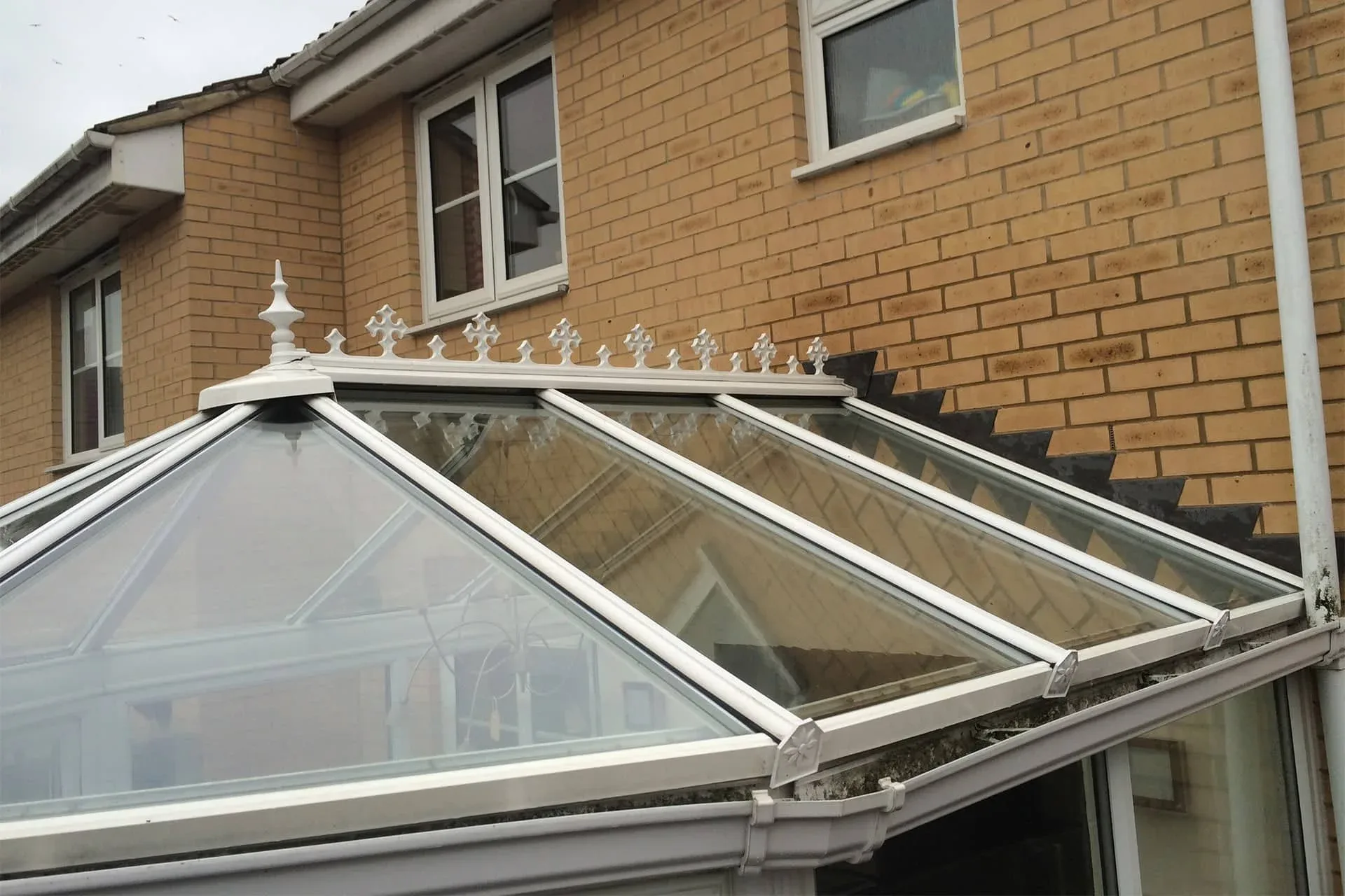 Professional conservatory cleaning by DMC FM