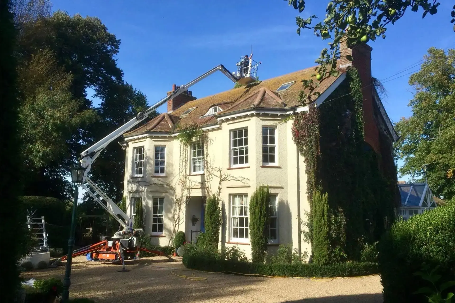 DMC IPAF certified operator using spider cherry picker